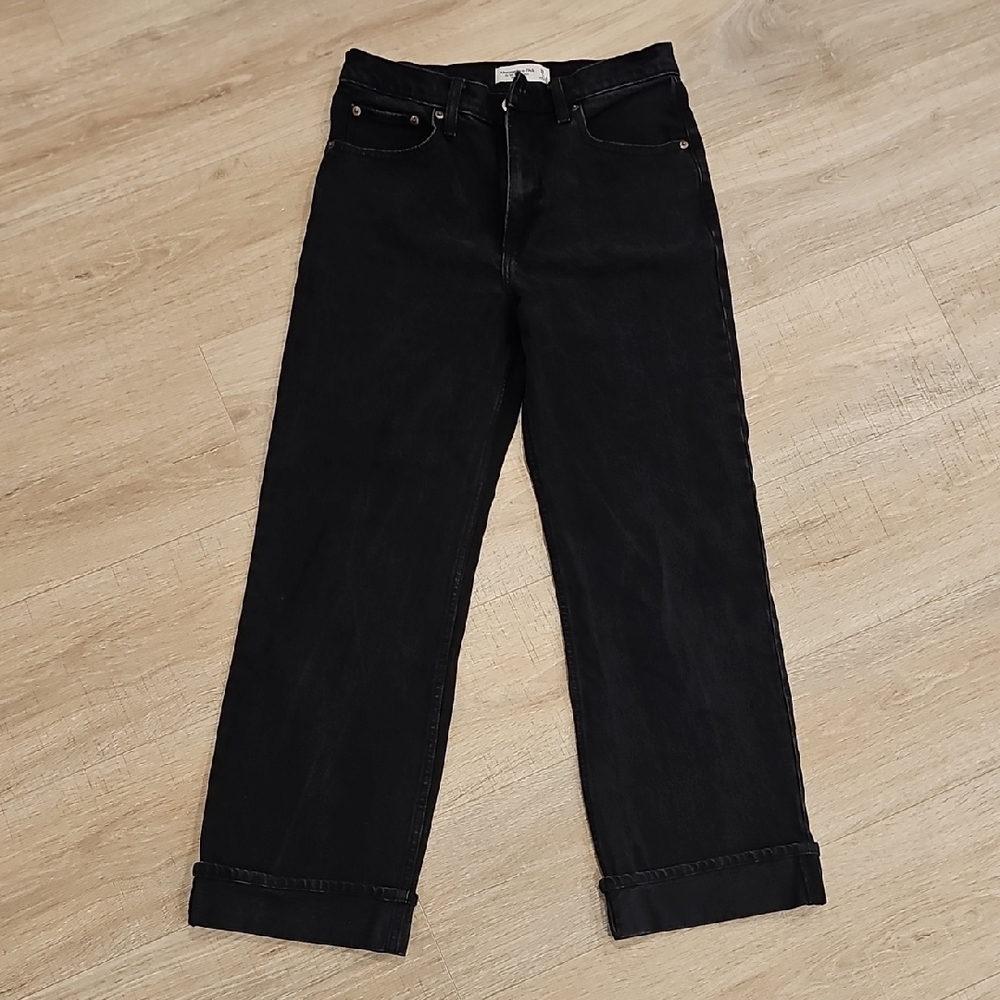 Abercrombie & Fitch Black Cropped Jeans
